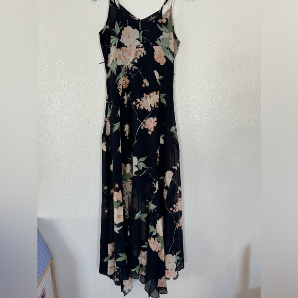 Lulus Dress Forum •Navy Floral Maxi Dress - Picture 3 of 8